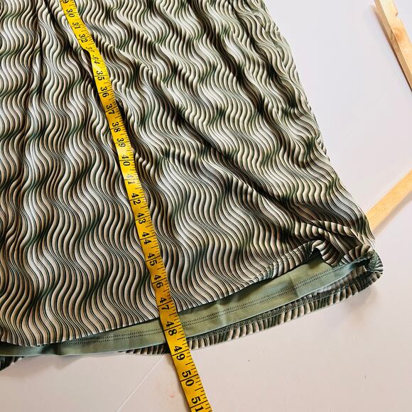 Eloquii Mesh Printed V Neck Twist Open Back Midi Dress Size 18 NWT Green Cream - Picture 8 of 12